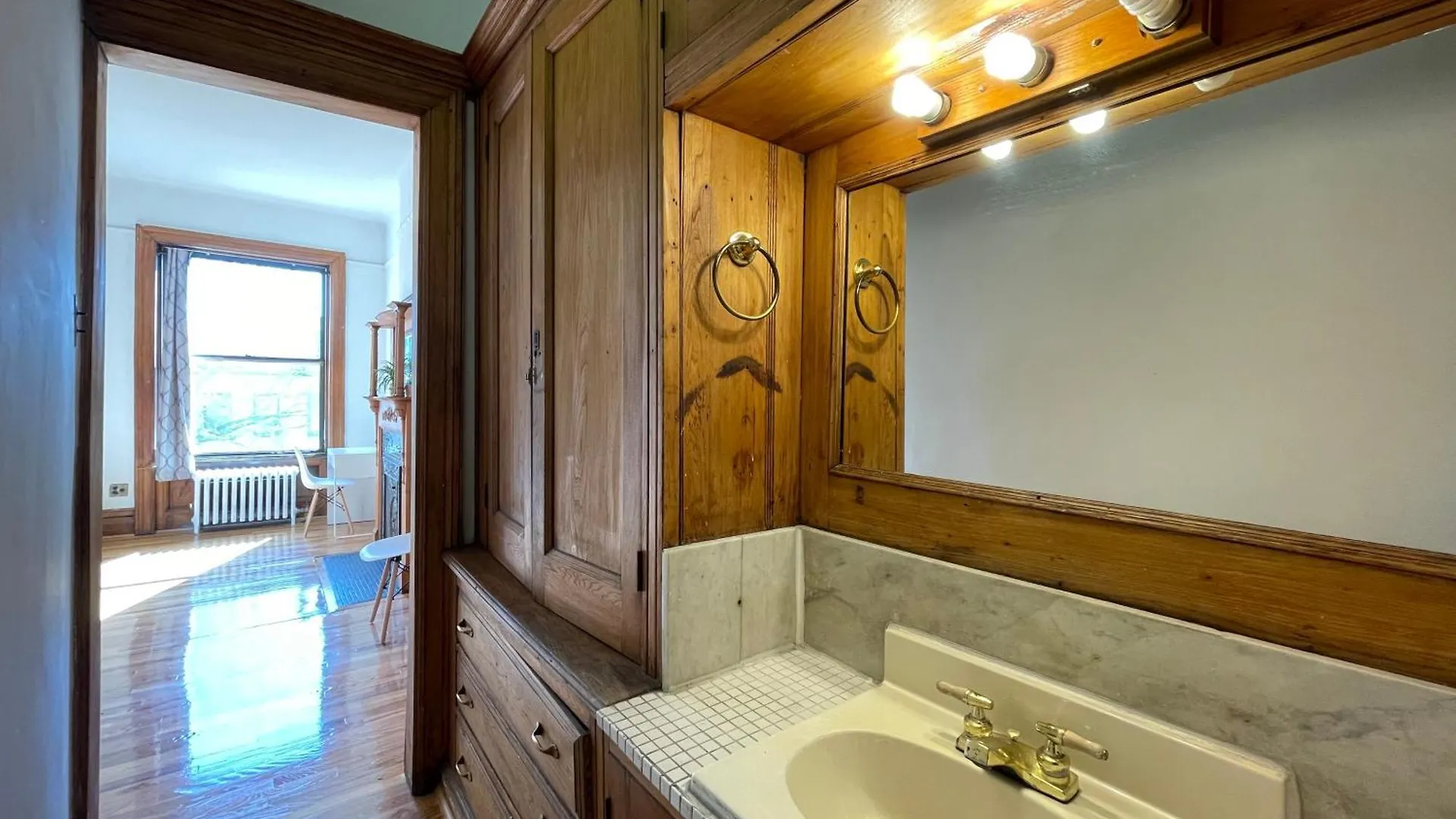 Large Room In Charming Townhouse ニューヨーク ホームステイ